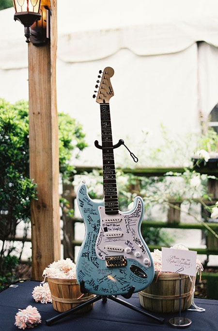 guitare livre d'or