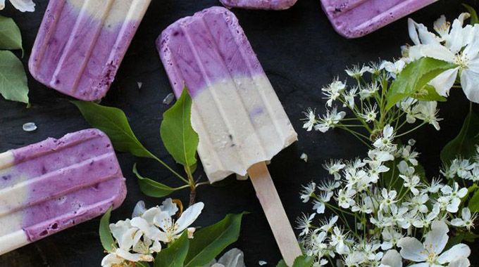 Ca y est, le soleil est de retour et avec lui les grandes chaleurs. Afin de rafraîchir vos invités, que ce soit après la cérémonie en plein après-midi ou durant votre réception, proposez-leur de la glace.