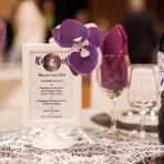 Cadres en plastique blanc pour menus avec déco orchidée violette: 3.- pièce. ou 0.80 ct pièce sans la déco (environ 17 pièces à vendre en bloc de préfèrence).