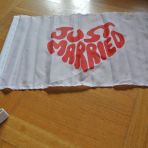 1 drapeau "Just Married" pour accrocher à une vitre de voiture, 3.- + frais de port